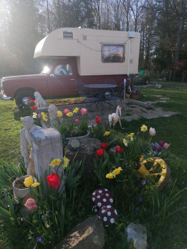Le Pick Up 403 Vintage Hotel Oradour-sur-Glane Ngoại thất bức ảnh